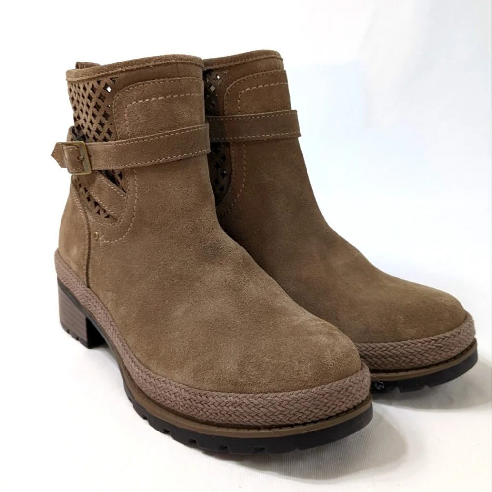 Sold - The Original Muck Boot - Picture 10 of 12